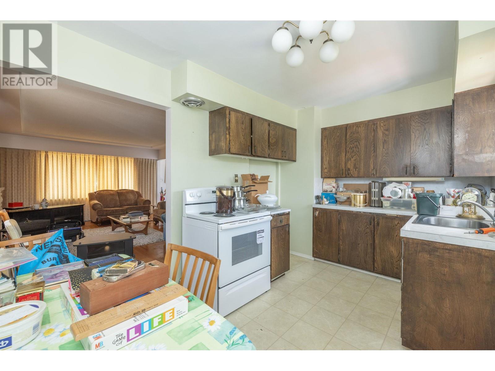 3737 Brandon Street, Burnaby, British Columbia  V5G 2P3 - Photo 6 - R2892840