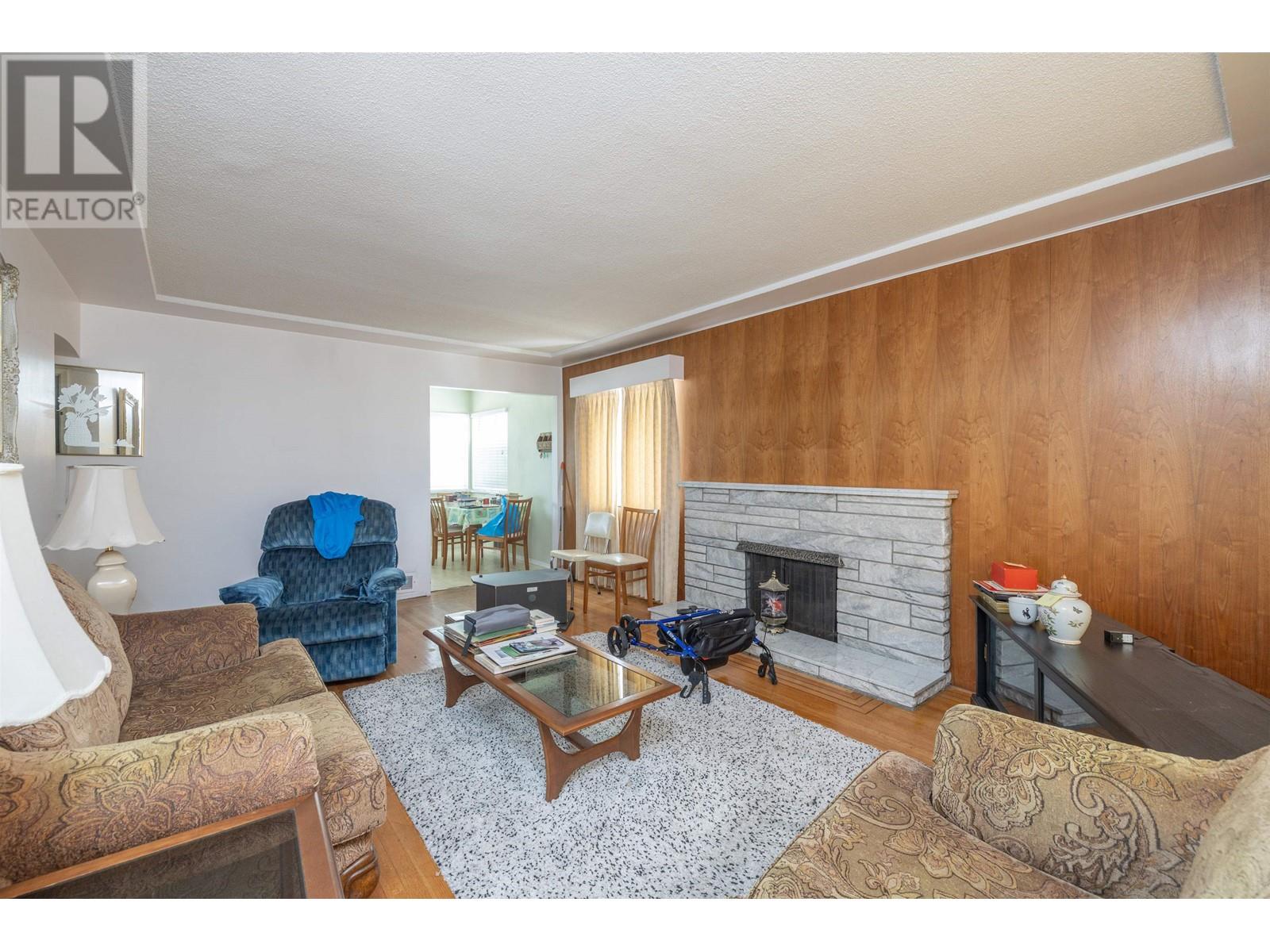 3737 Brandon Street, Burnaby, British Columbia  V5G 2P3 - Photo 4 - R2892840