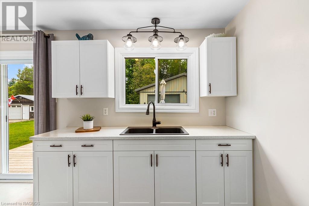 805 Mcnaughton Street, South Bruce Peninsula, Ontario  N0H 2T0 - Photo 9 - 40601651