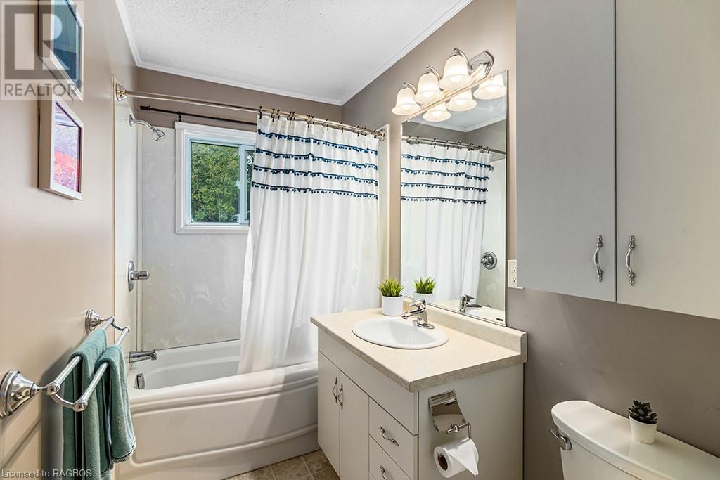 805 Mcnaughton Street, South Bruce Peninsula, Ontario  N0H 2T0 - Photo 18 - 40601651