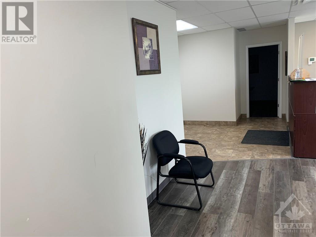 1390 Clyde Avenue Unit#204, Ottawa, Ontario  K2G 3H9 - Photo 3 - 1396923