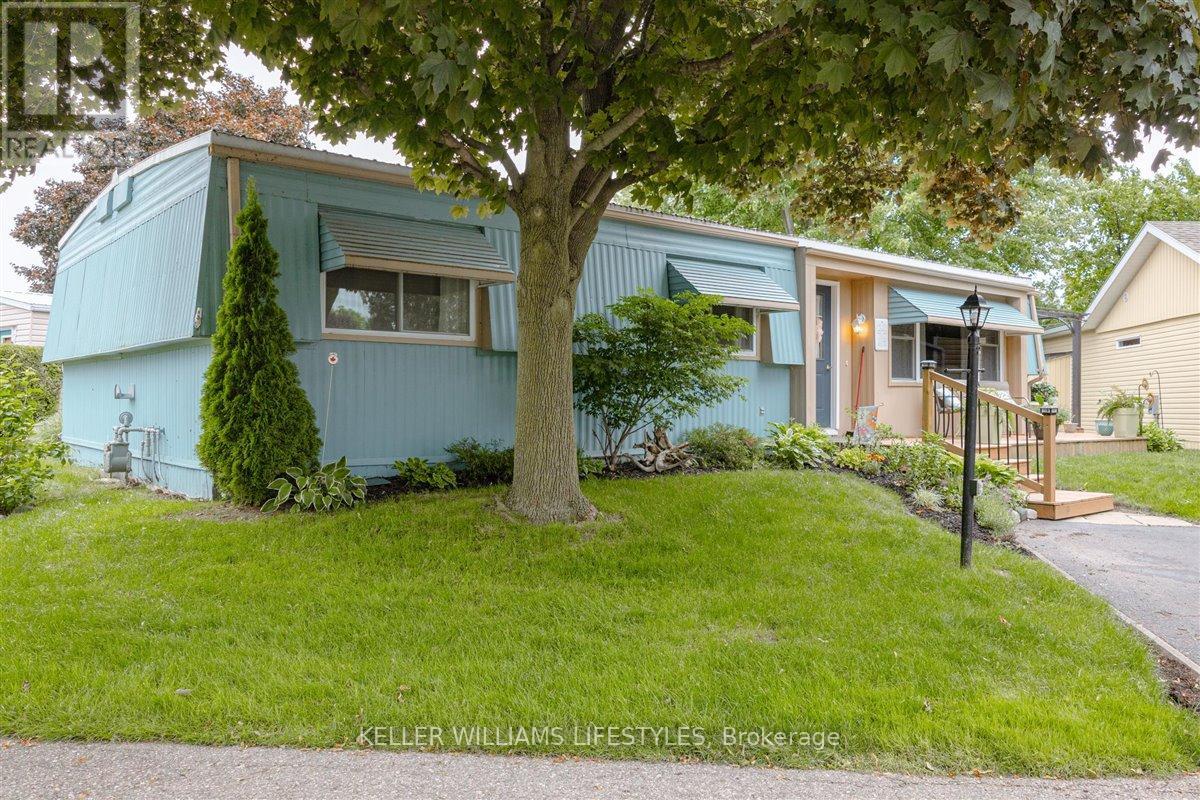 239 Southwind Court, Lambton Shores, Ontario  N0M 1T0 - Photo 2 - X8427064