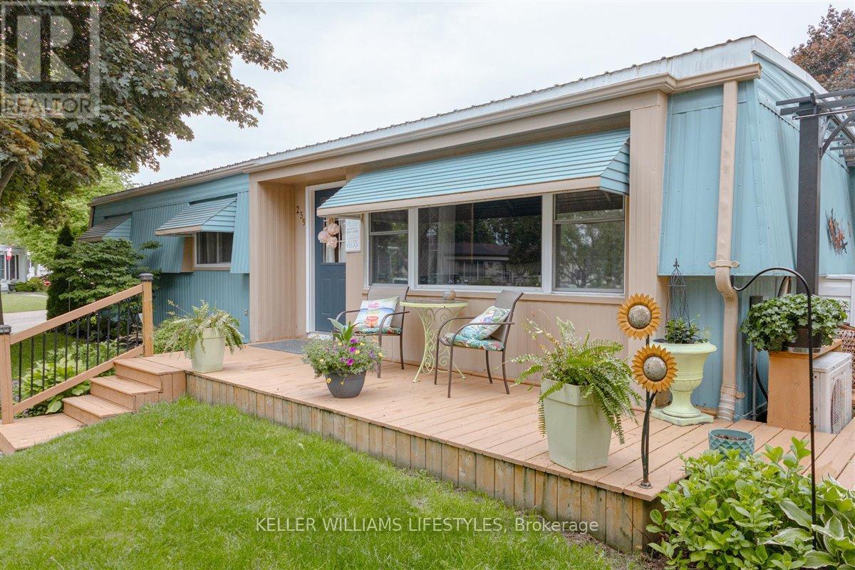 239 Southwind Court, Lambton Shores, Ontario  N0M 1T0 - Photo 3 - X8427064