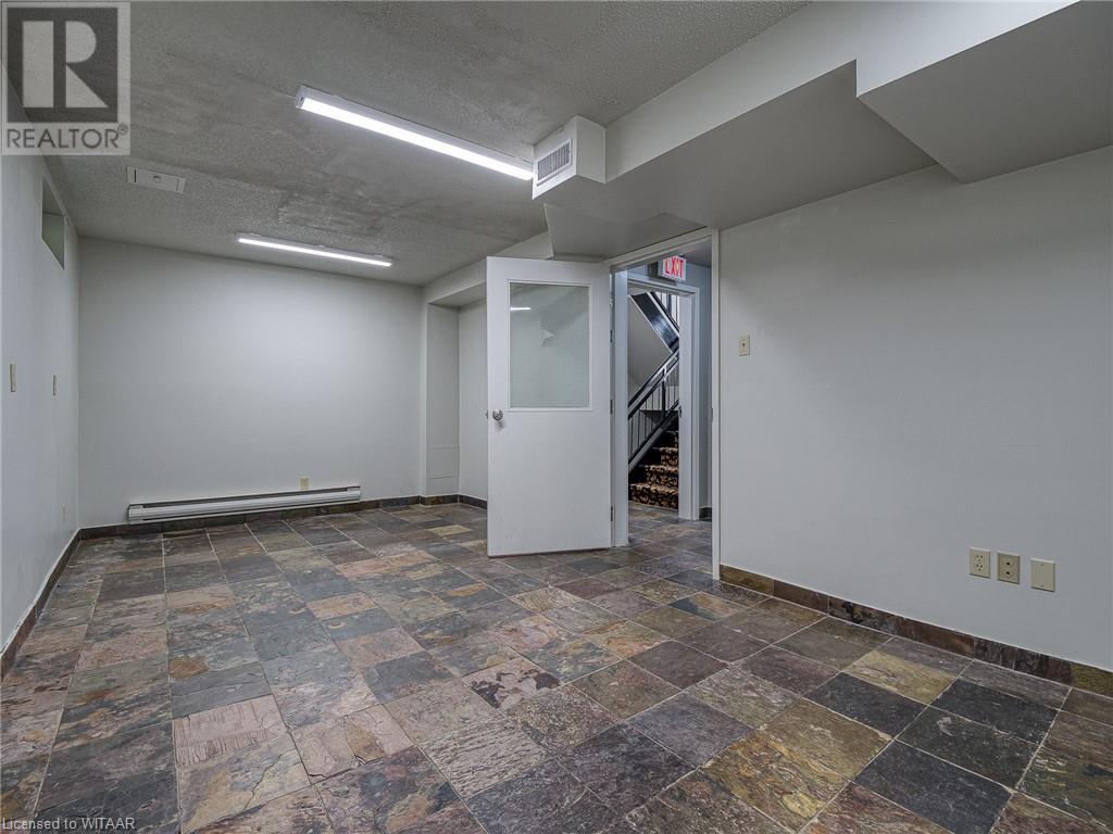 590 Adelaide Street, Woodstock, Ontario  N4S 4B9 - Photo 35 - 40603694