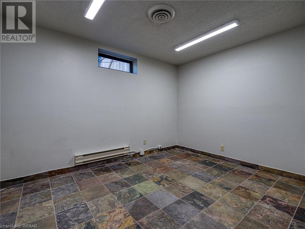 590 Adelaide Street, Woodstock, Ontario  N4S 4B9 - Photo 36 - 40603694