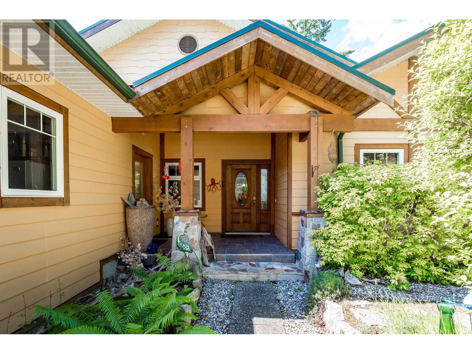 4224 Packalen Boulevard, Garden Bay, British Columbia  V0N 1S1 - Photo 5 - R2892255