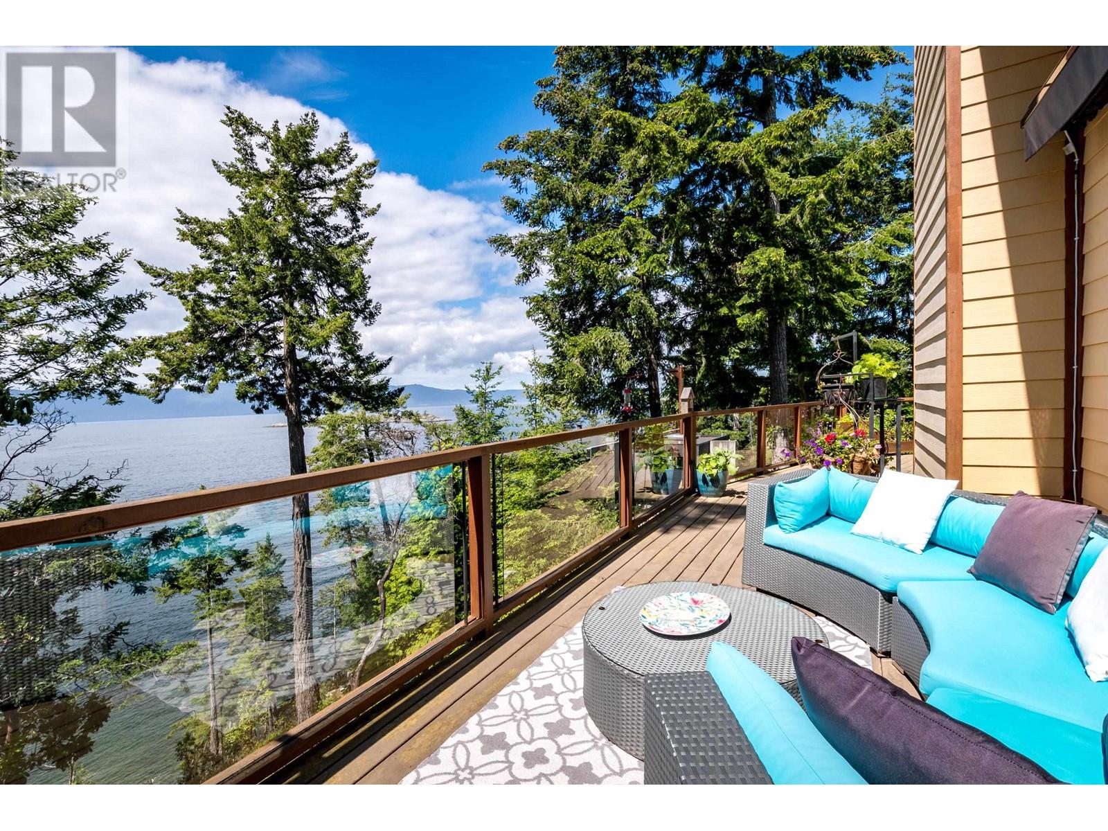 4224 Packalen Boulevard, Garden Bay, British Columbia  V0N 1S1 - Photo 3 - R2892255