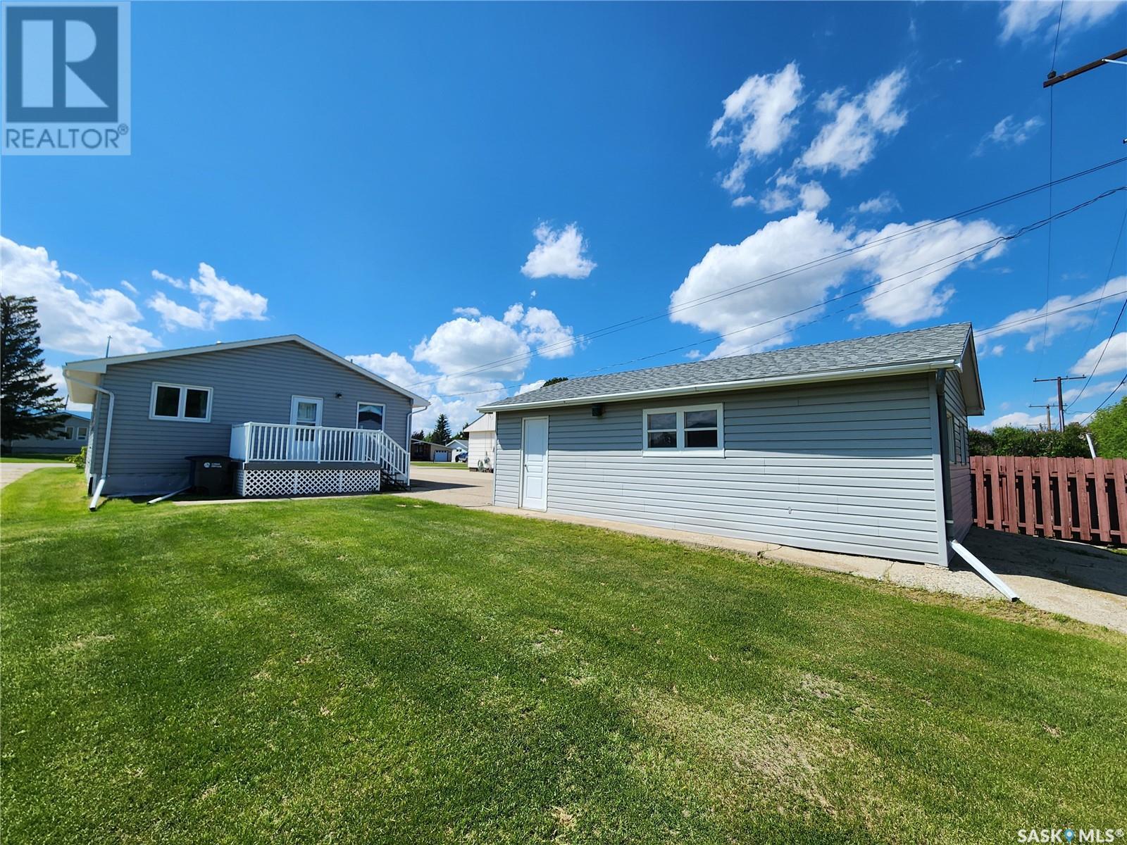 1009 Desmond Street, Grenfell, Saskatchewan  S0G 2B0 - Photo 31 - SK973363