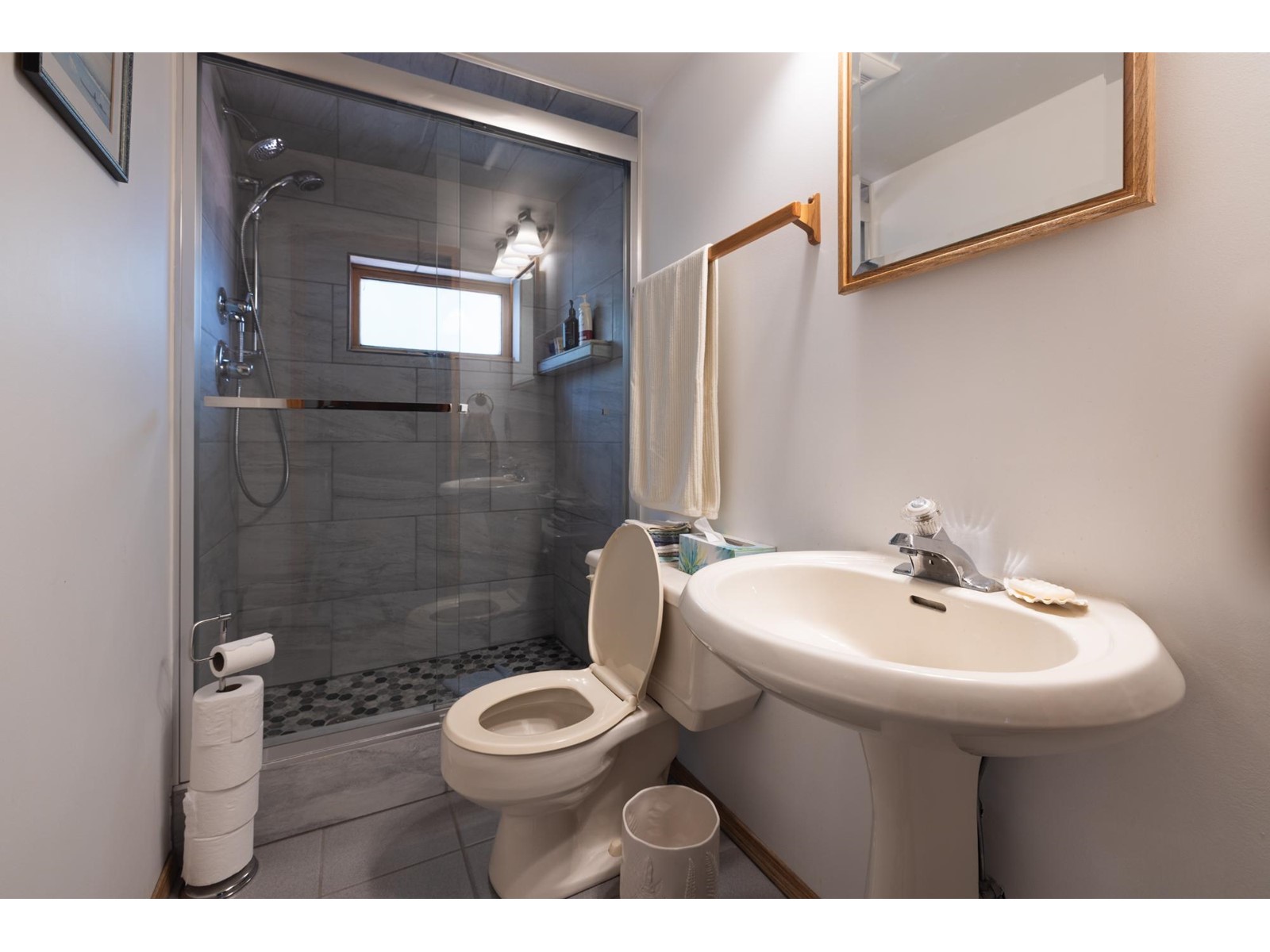 642 4th Avenue, Fernie, British Columbia  V0B 1M0 - Photo 6 - 2477633