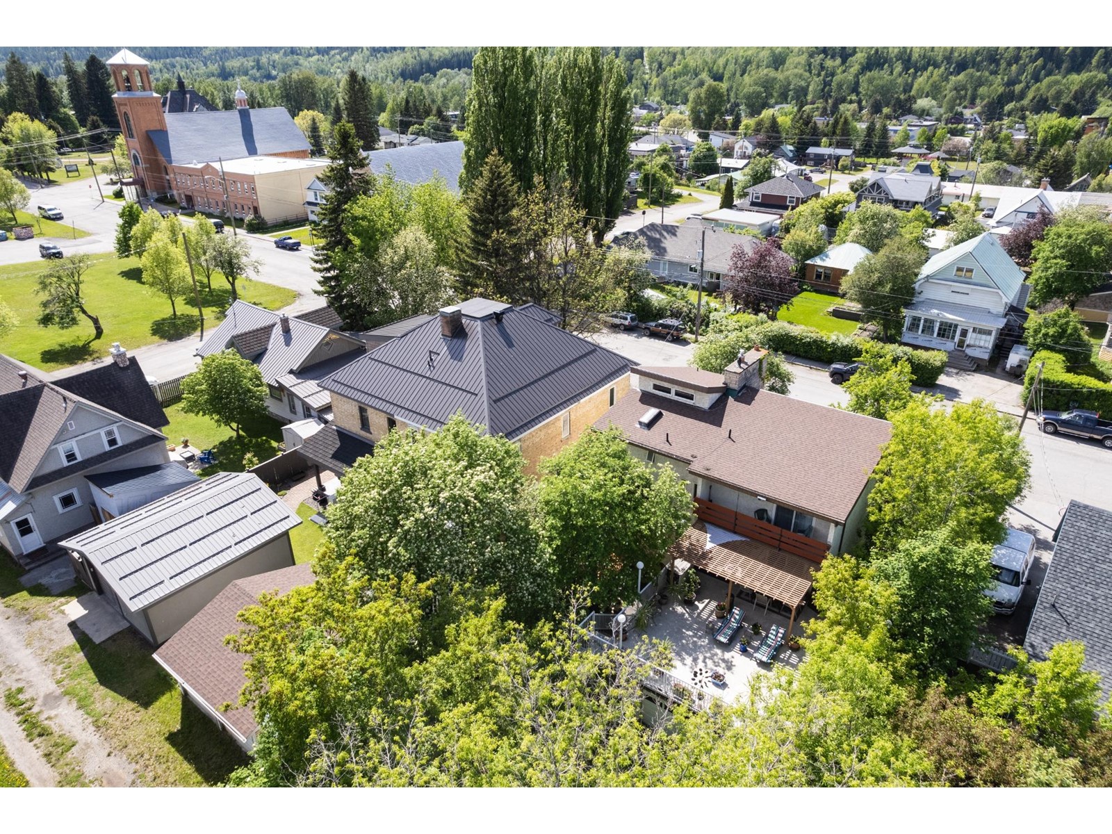 642 4th Avenue, Fernie, British Columbia  V0B 1M0 - Photo 71 - 2477633