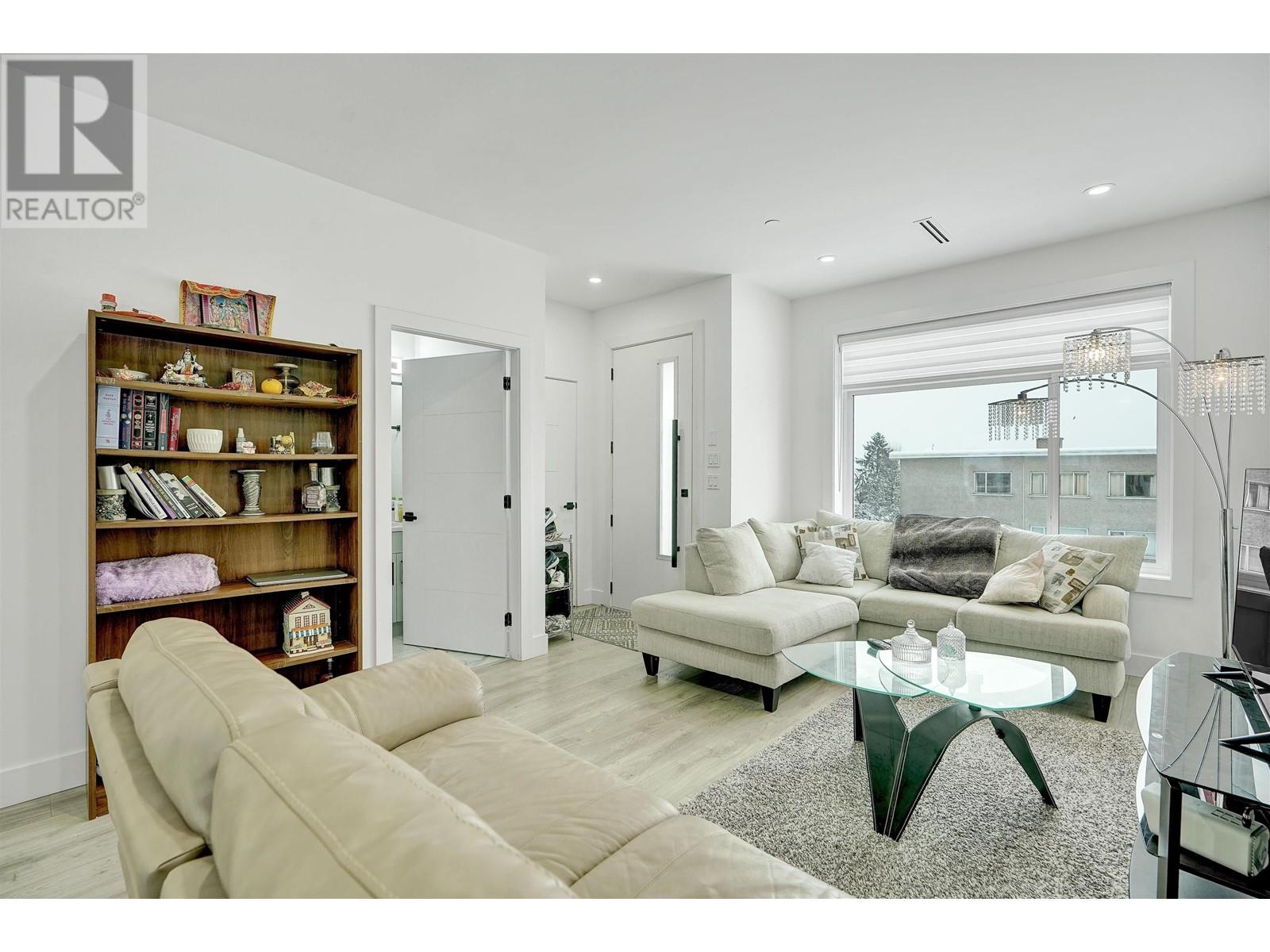 1421 E 62nd Avenue, Vancouver, British Columbia  V5N 1B7 - Photo 4 - R2891117