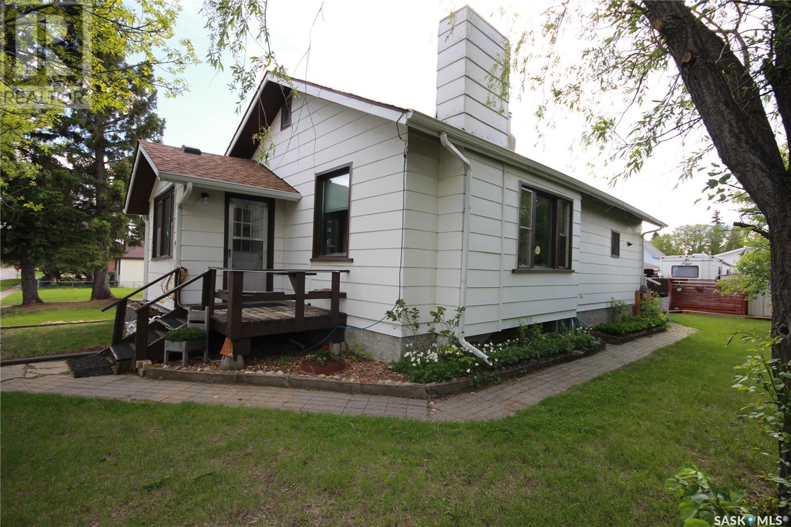 407 2nd Street E, Wilkie, Saskatchewan  S0K 4W0 - Photo 2 - SK973307