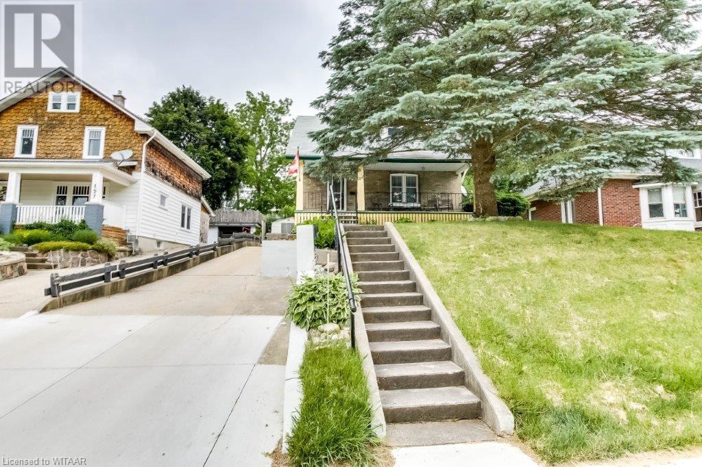 161 Carroll Street, Ingersoll, Ontario  N5C 1W3 - Photo 2 - 40604081