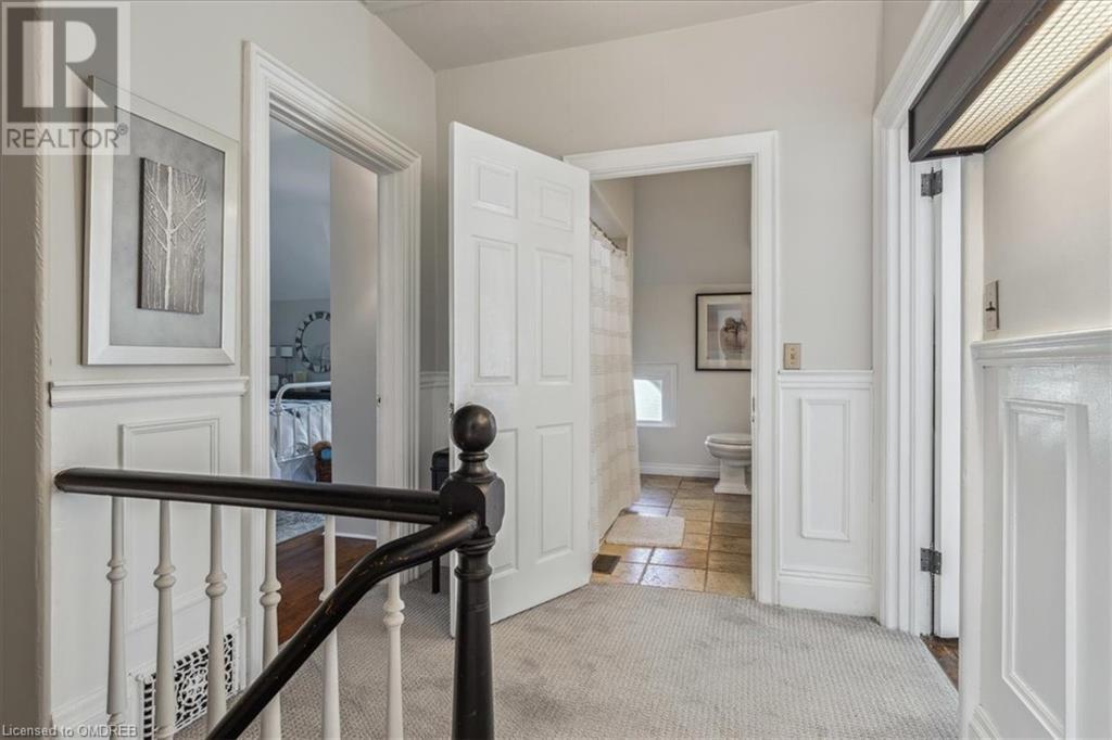 Image of property at 585 DUNDAS Street E