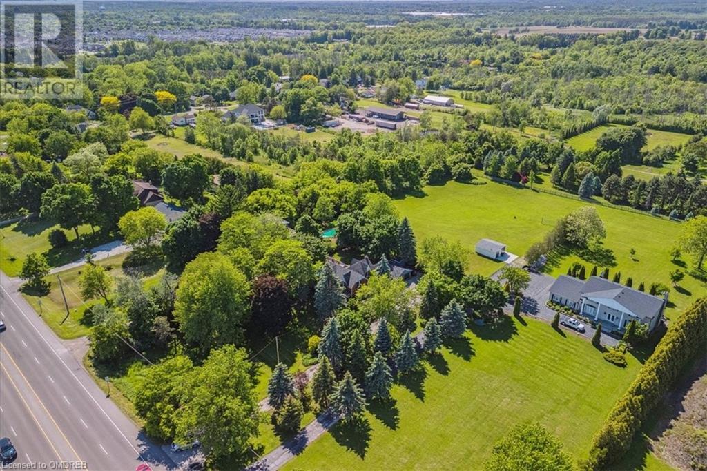 Image of property at 585 DUNDAS Street E