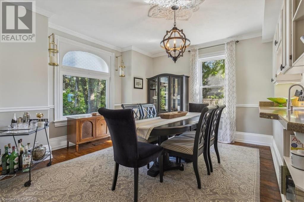 Image of property at 585 DUNDAS Street E