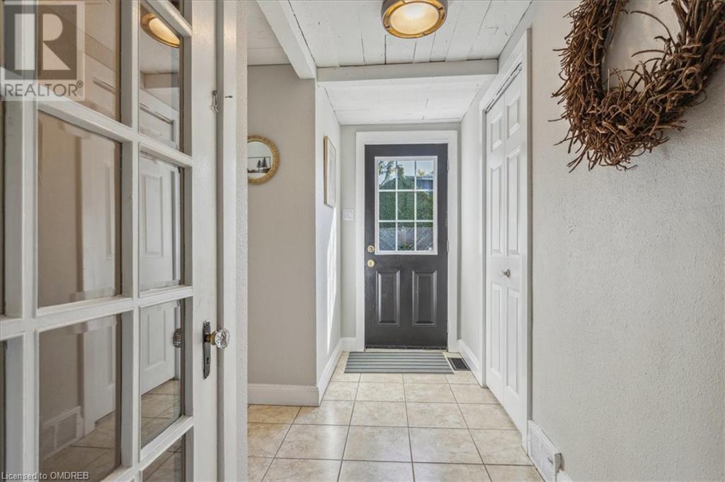 Image of property at 585 DUNDAS Street E