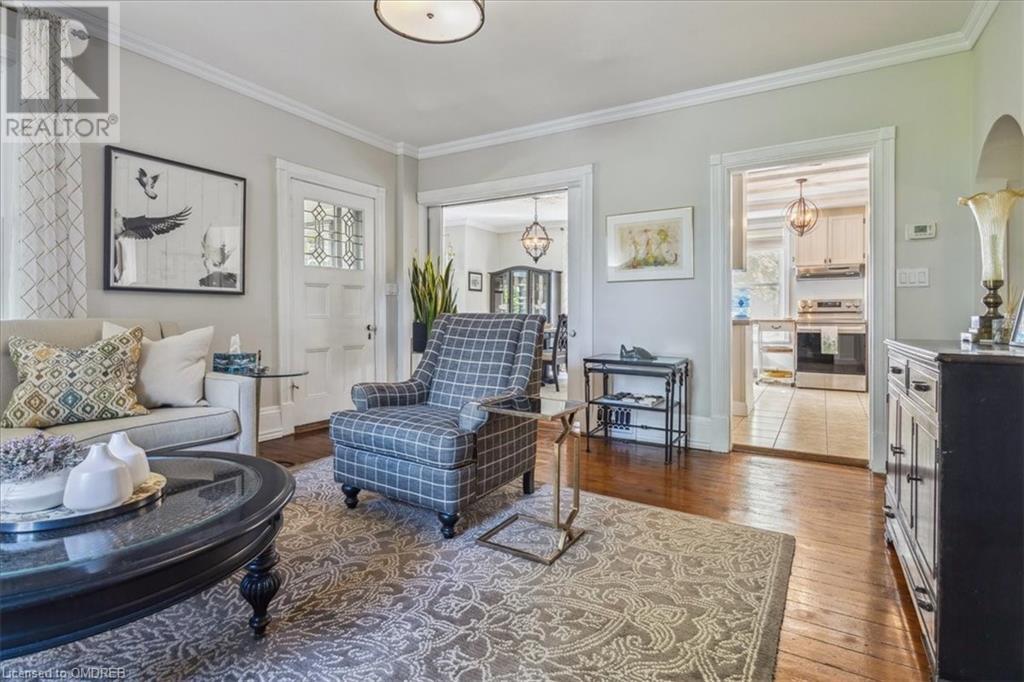 Image of property at 585 DUNDAS Street E