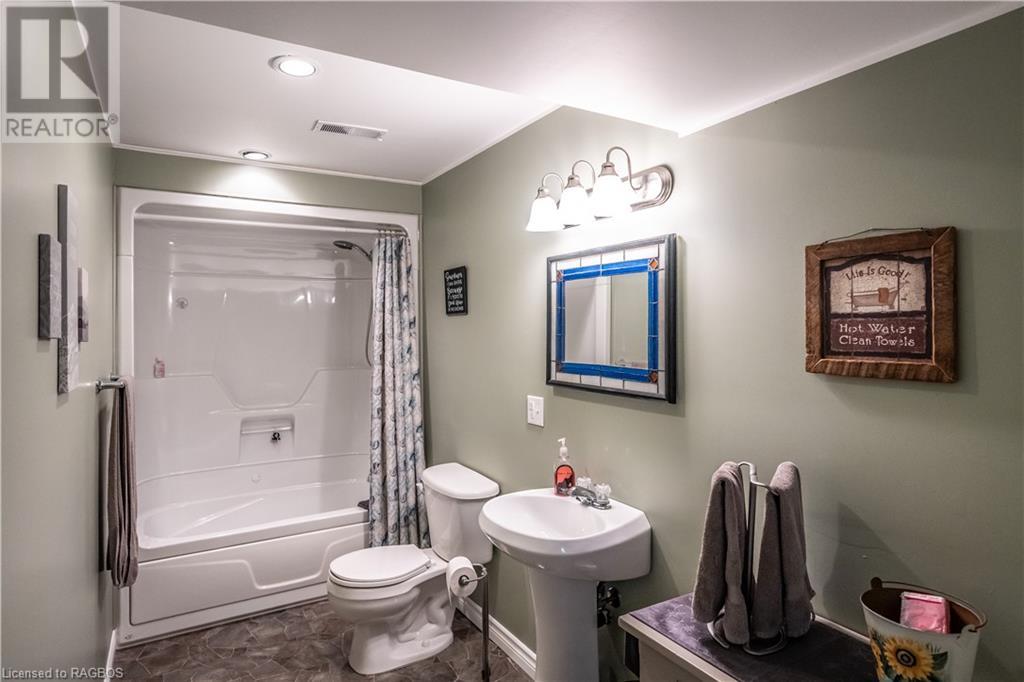 636 22nd Avenue, Hanover, Ontario  N4N 3W7 - Photo 25 - 40604370