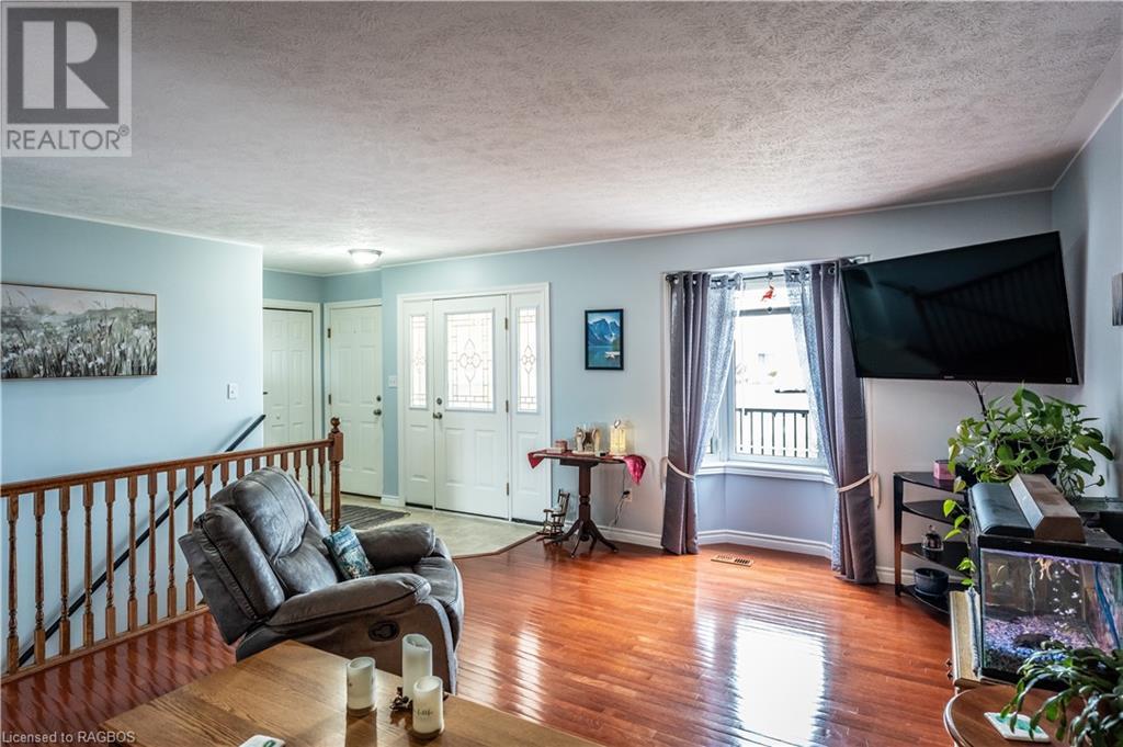 636 22nd Avenue, Hanover, Ontario  N4N 3W7 - Photo 8 - 40604370