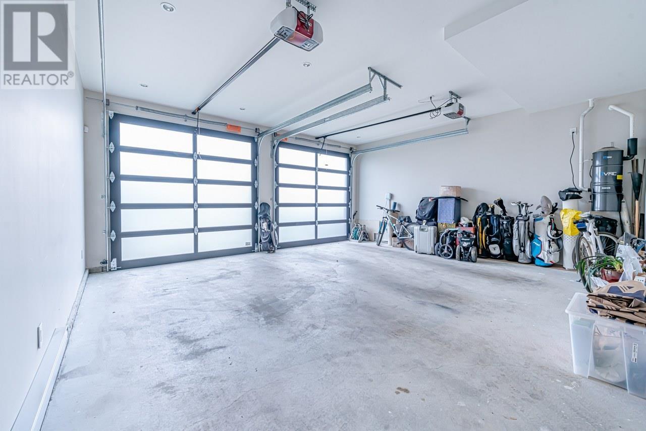 Listing Picture 35 of 40 : 8631 FAIRDELL CRESCENT, Richmond / 烈治文 - 魯藝地產 Yvonne Lu Group - MLS Medallion Club Member