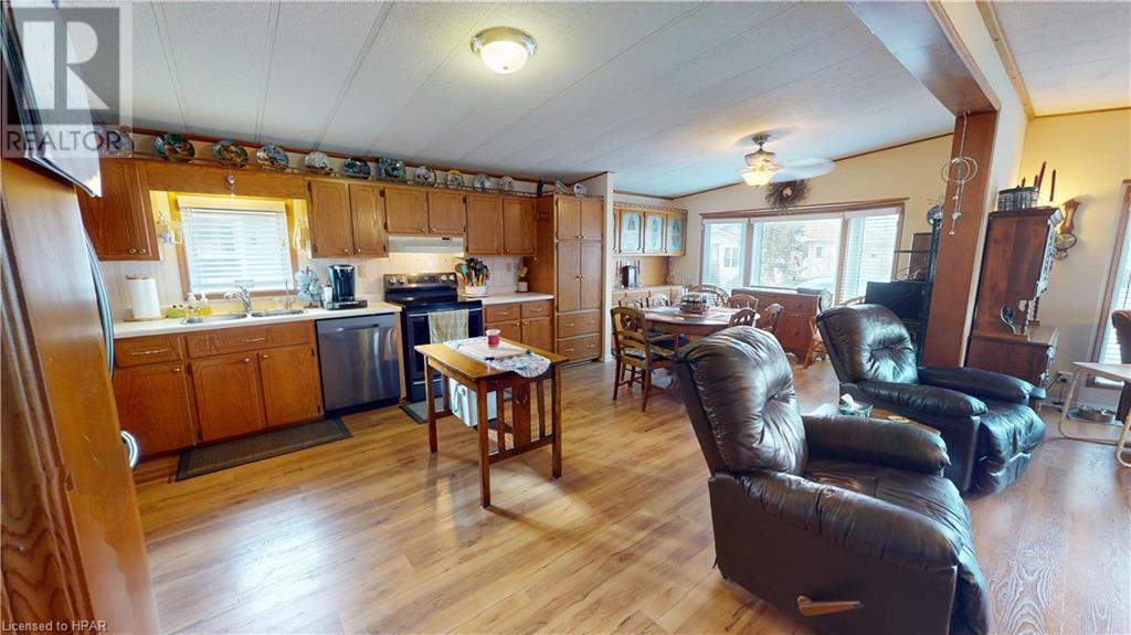 8 Algonquin Lane, AshfieldColborneWawanosh, Ontario N7A 3Y2 (26482258