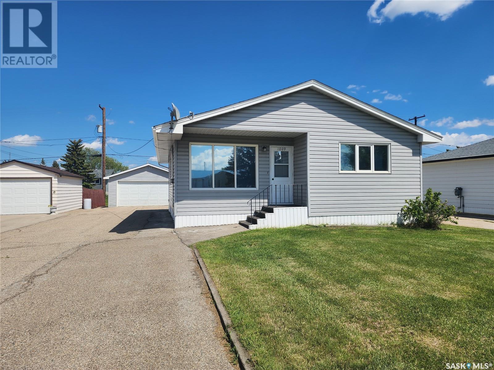 1009 Desmond Street, Grenfell, Saskatchewan  S0G 2B0 - Photo 1 - SK973363