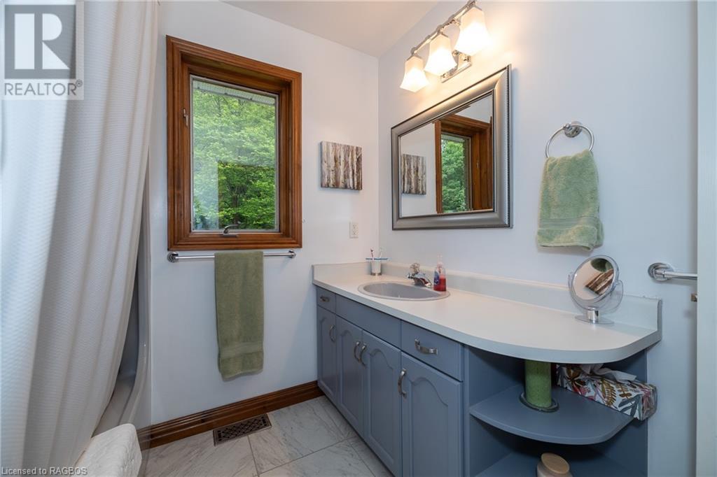 78 Lake Street, Georgian Bluffs, Ontario  N0H 2K0 - Photo 27 - 40604271