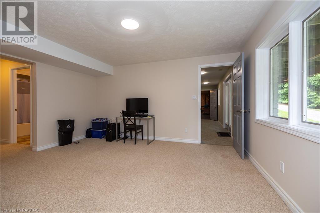 78 Lake Street, Georgian Bluffs, Ontario  N0H 2K0 - Photo 31 - 40604271