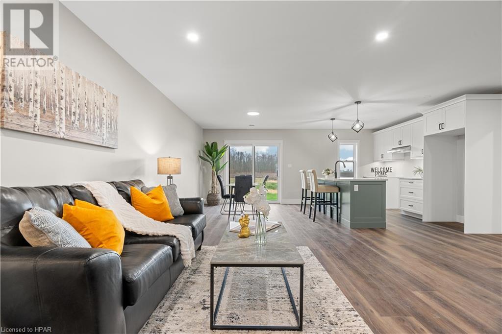 137 Victoria Avenue E, Crediton, Ontario  N0M 1M0 - Photo 16 - 40603708