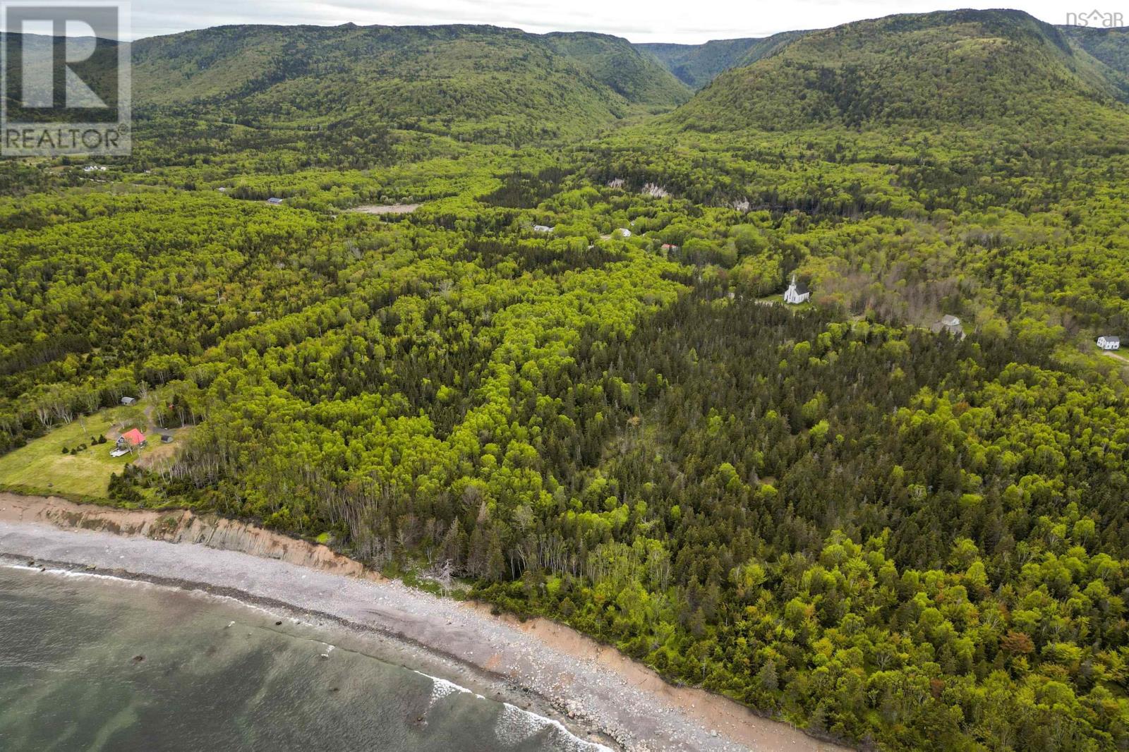 42979 Cabot Trail, Birch Plain, Nova Scotia  B0C 1H0 - Photo 3 - 202413605