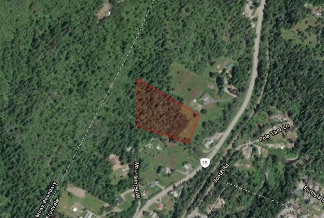 1590 MOUNTAIN STREET, fruitvale, British Columbia