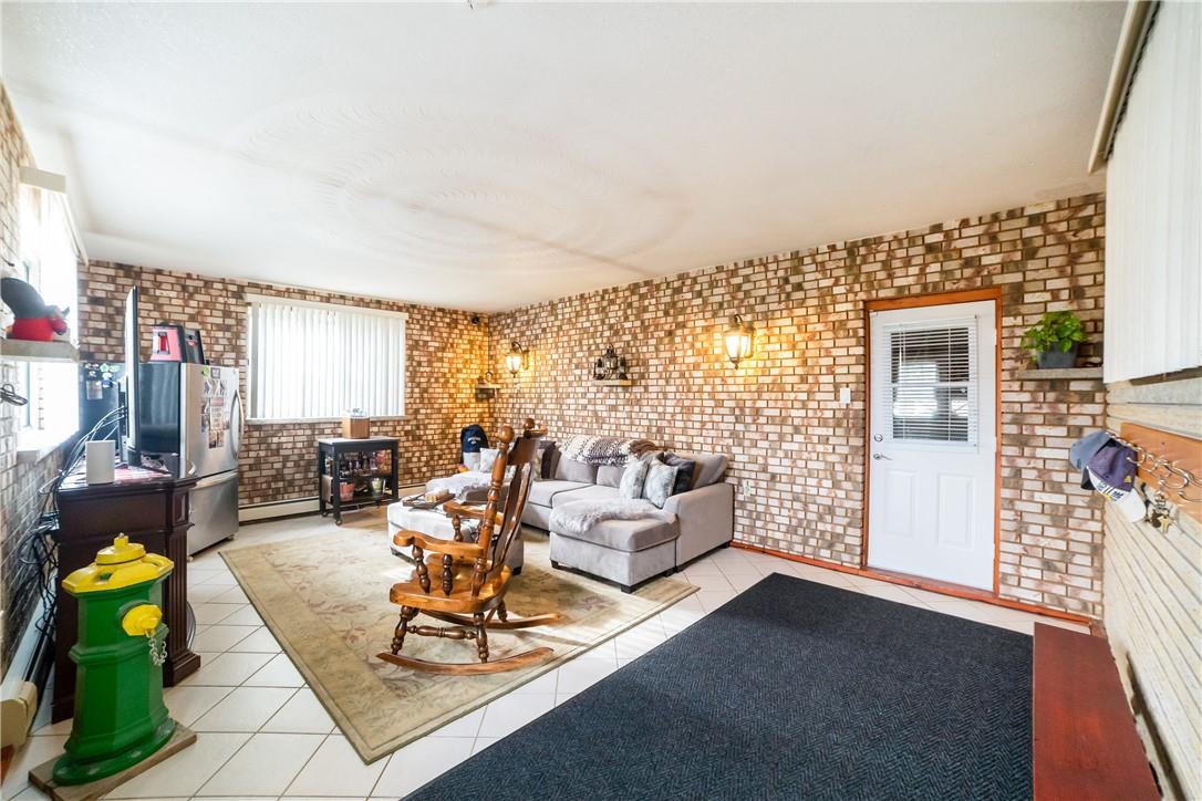 1239 Westbrook Rd Road, Hamilton, Ontario  L0R 1E0 - Photo 17 - H4196713