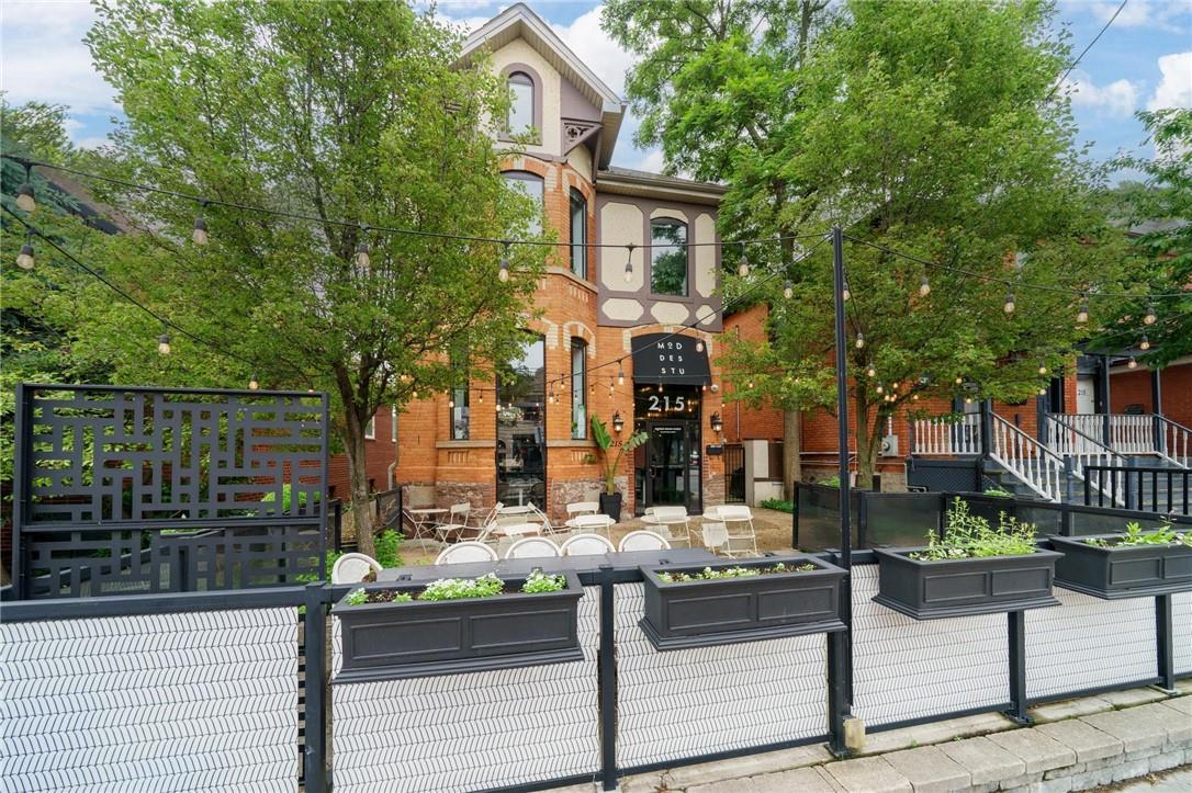 215 Locke Street S, Hamilton, Ontario  L8P 4B6 - Photo 1 - H4197077