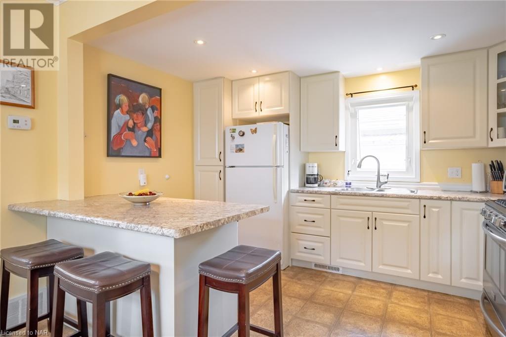 692 Lakeshore Road, Fort Erie, Ontario  L2A 1C1 - Photo 12 - 40599205