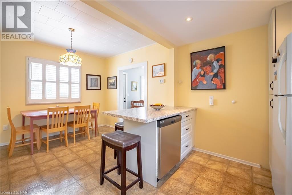 692 Lakeshore Road, Fort Erie, Ontario  L2A 1C1 - Photo 13 - 40599205