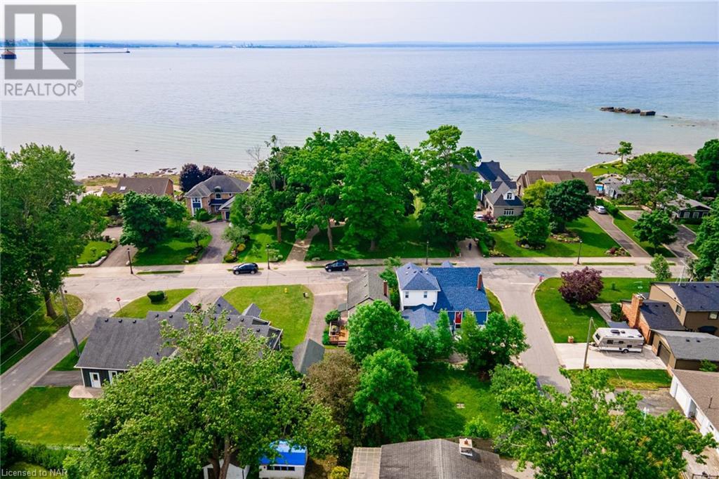 692 Lakeshore Road, Fort Erie, Ontario  L2A 1C1 - Photo 2 - 40599205