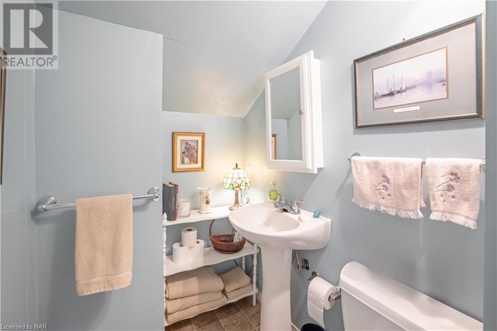 692 Lakeshore Road, Fort Erie, Ontario  L2A 1C1 - Photo 20 - 40599205