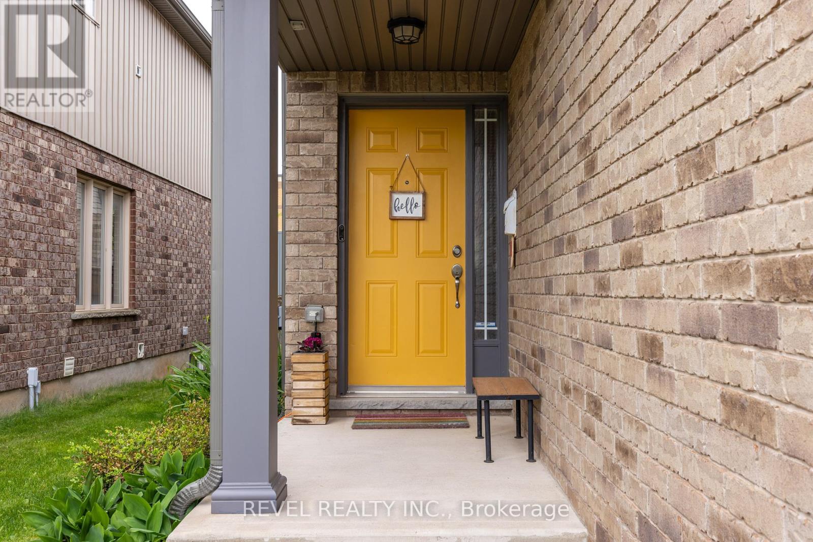 8466 Kelsey Crescent, Niagara Falls, Ontario  L2H 0E6 - Photo 3 - X8436688