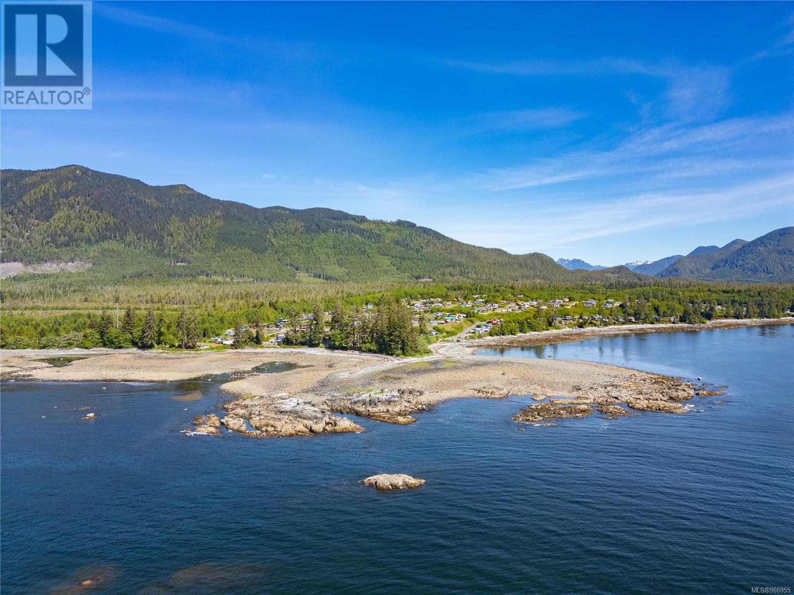 1009 Beach Rd, Ucluelet, British Columbia  V0R 3A0 - Photo 3 - 966955