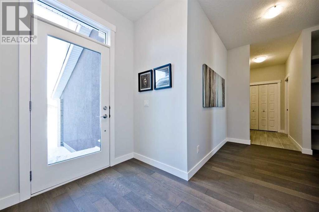 43 Versant View Sw, Calgary, Alberta  T2Y 0W9 - Photo 3 - A2129285