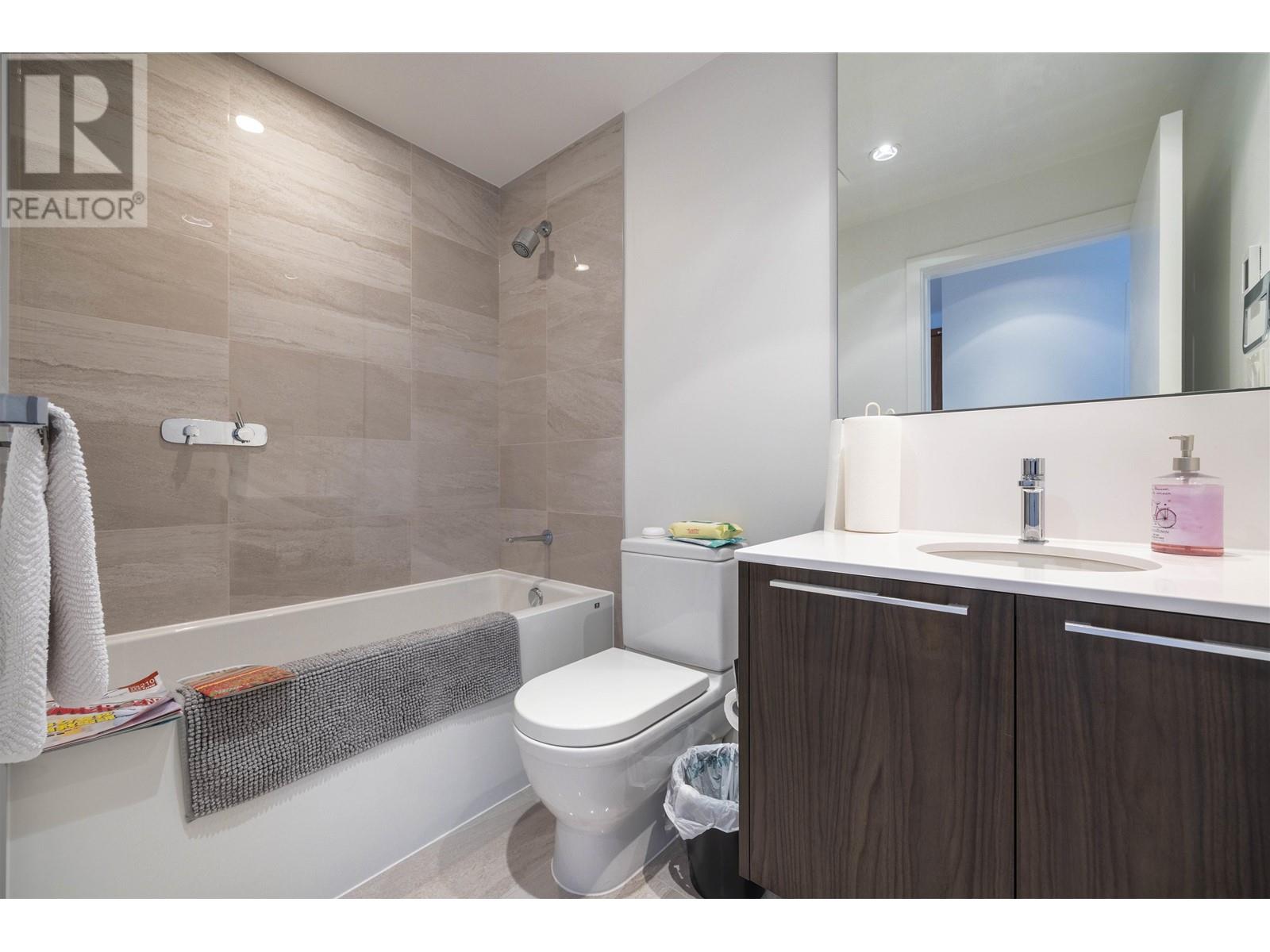 Listing Picture 9 of 27 : 206 6622 PEARSON WAY, Richmond / 烈治文 - 魯藝地產 Yvonne Lu Group - MLS Medallion Club Member