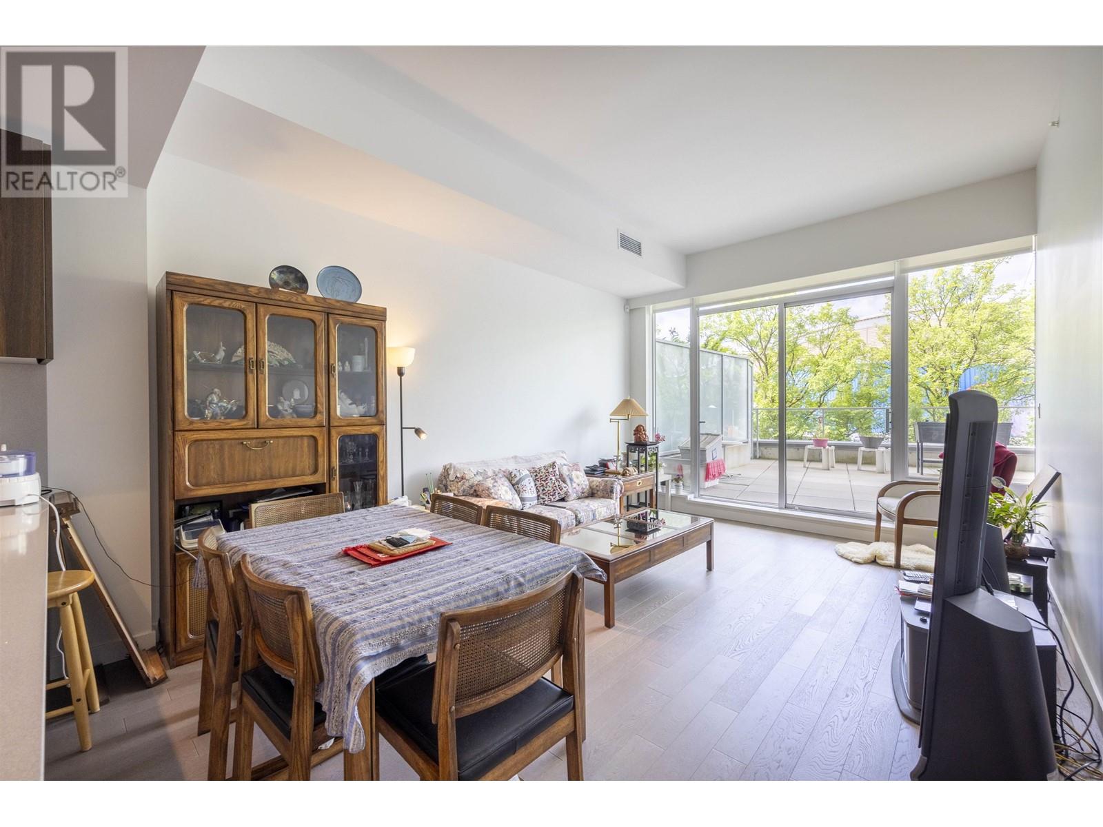 Listing Picture 5 of 27 : 206 6622 PEARSON WAY, Richmond / 烈治文 - 魯藝地產 Yvonne Lu Group - MLS Medallion Club Member