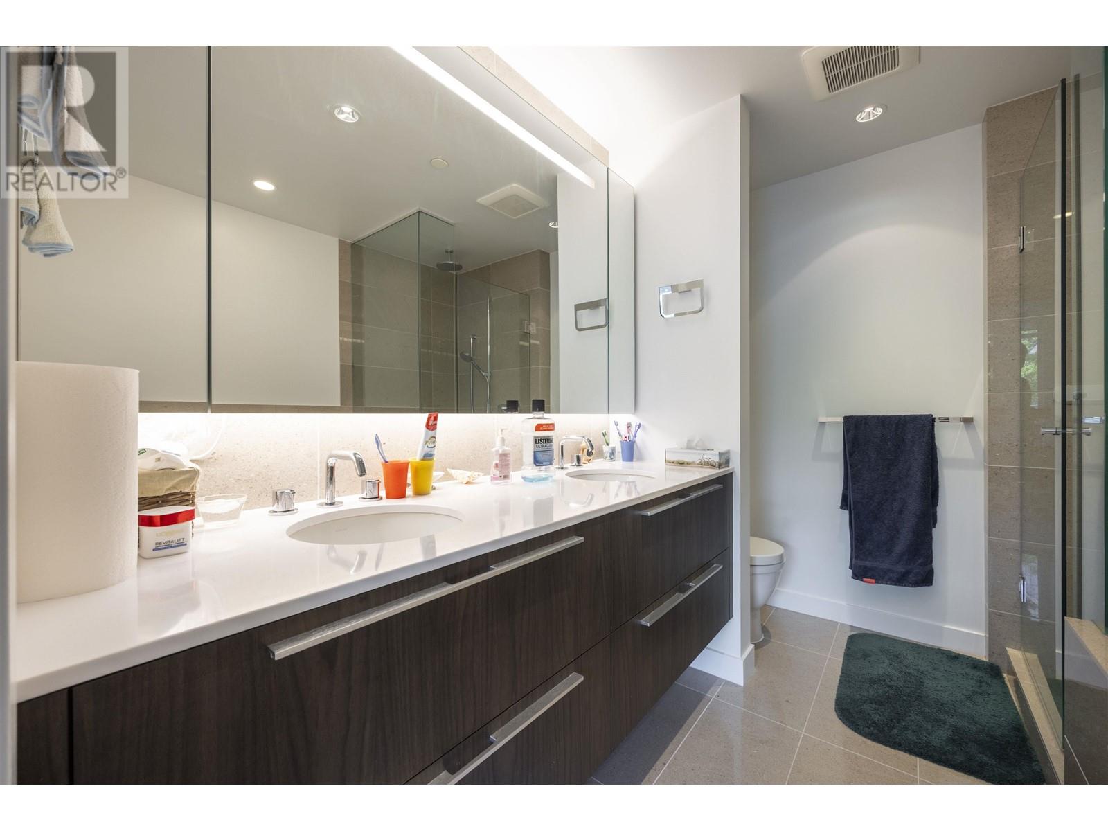 Listing Picture 8 of 27 : 206 6622 PEARSON WAY, Richmond / 烈治文 - 魯藝地產 Yvonne Lu Group - MLS Medallion Club Member