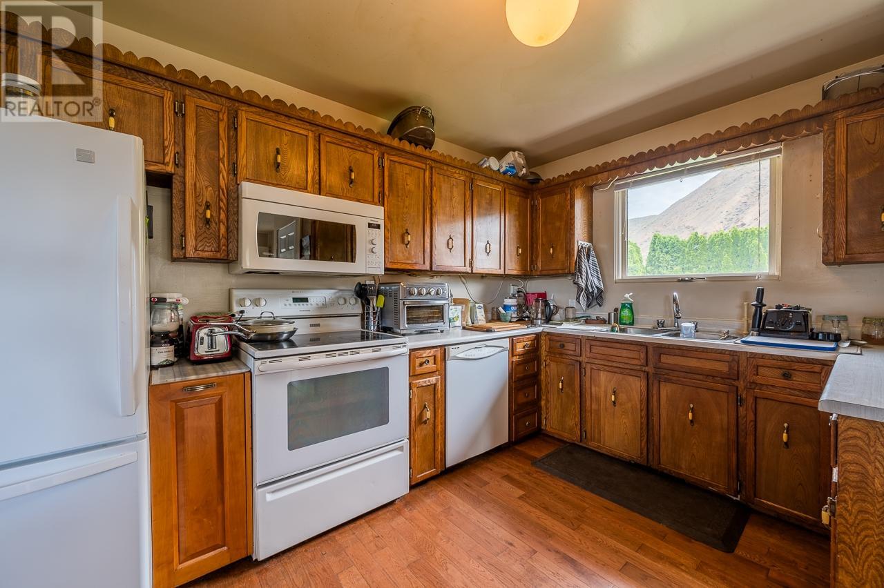 2240 Bonnie Place, Kamloops, British Columbia  V2B 4Y7 - Photo 2 - 179222