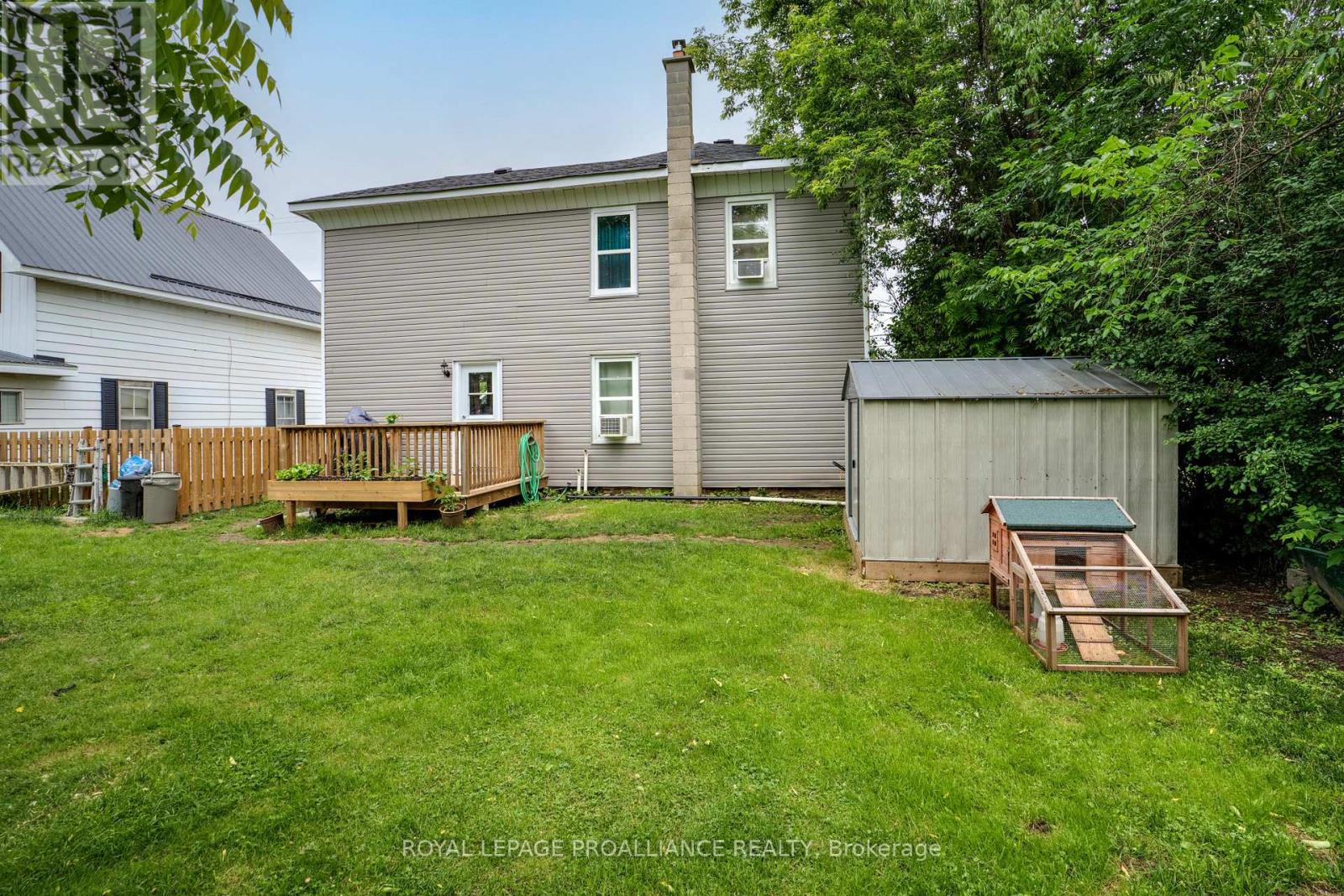 60 Concession Street, Westport, Ontario  K0G 1X0 - Photo 3 - X8437082