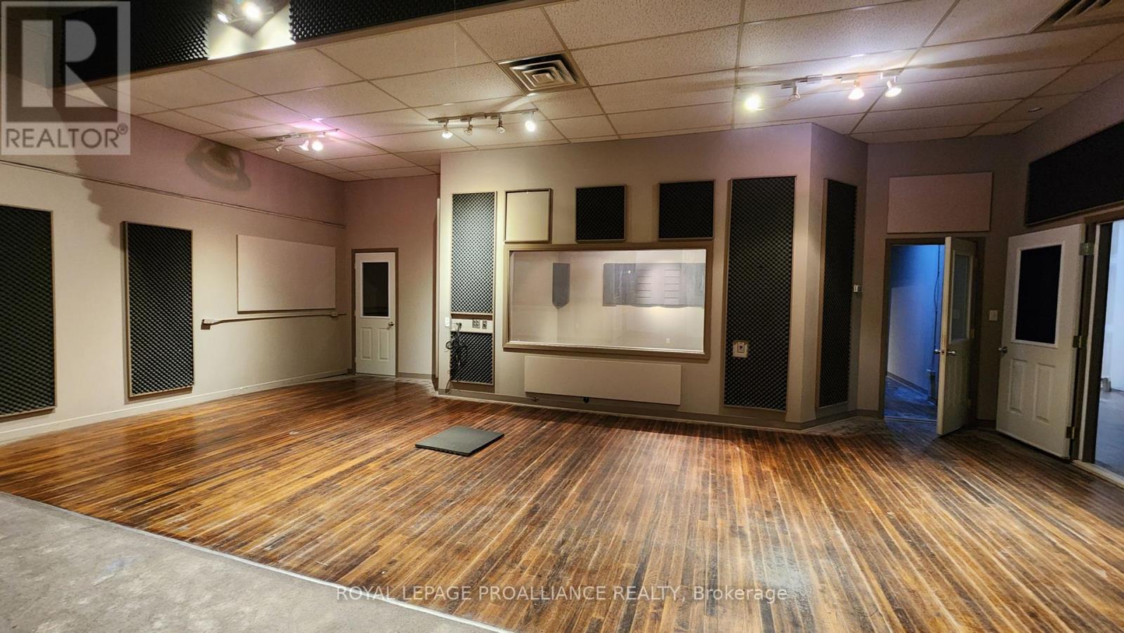 261 Front Street, Belleville, Ontario  K8N 2Z6 - Photo 11 - X8438378