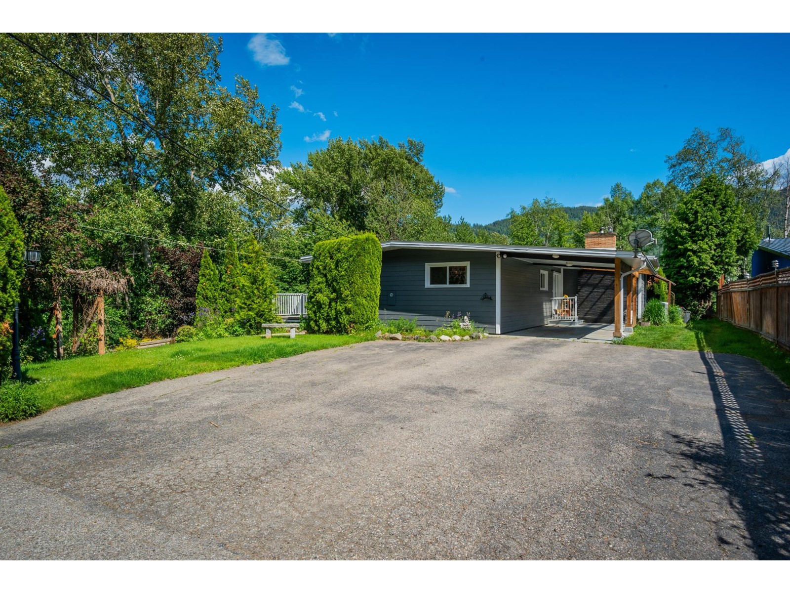 1080 Highway 3b, Beaver Falls, British Columbia  V0G 1P0 - Photo 2 - 2477683