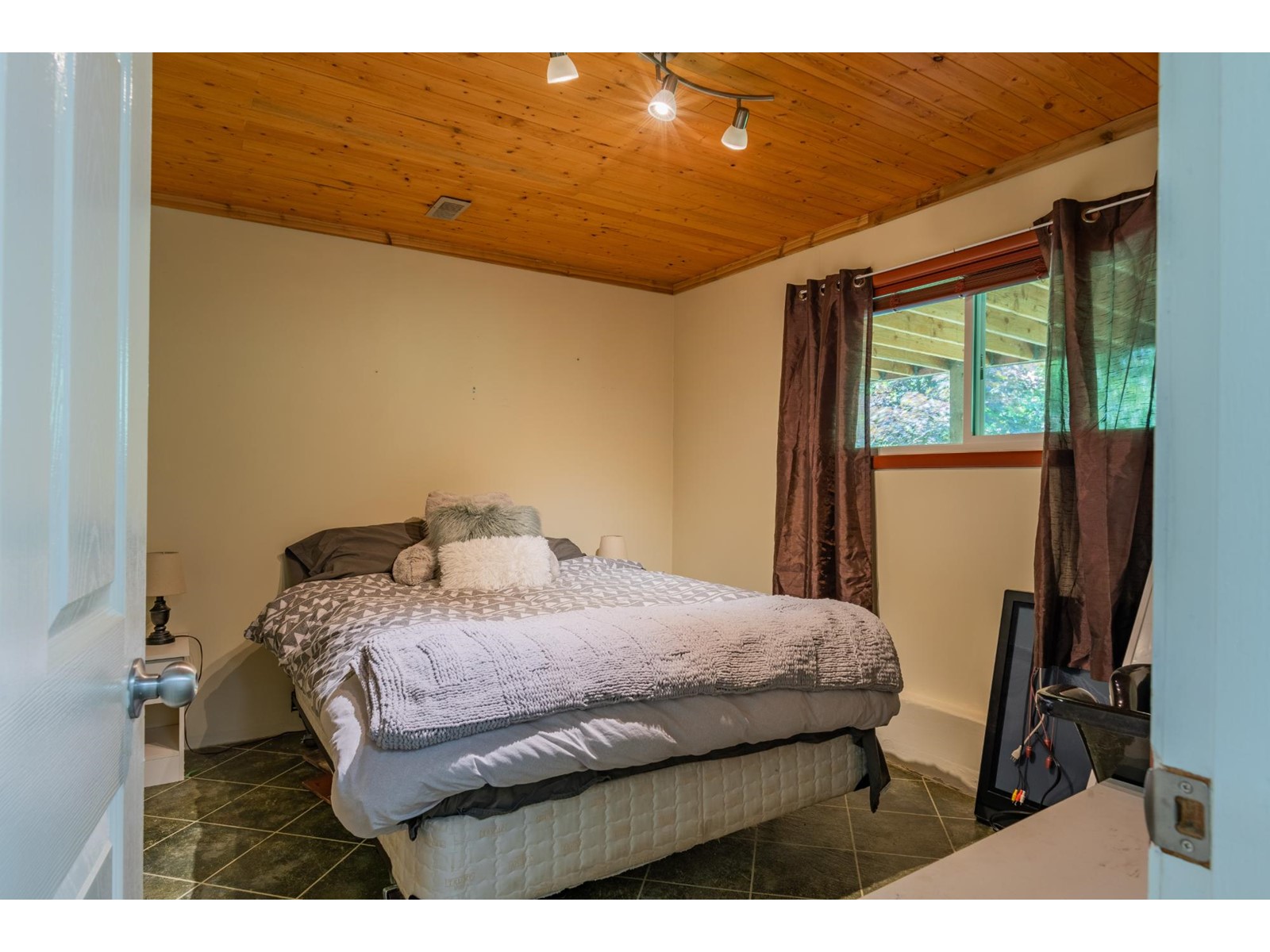 1080 Highway 3b, Beaver Falls, British Columbia  V0G 1P0 - Photo 53 - 2477683