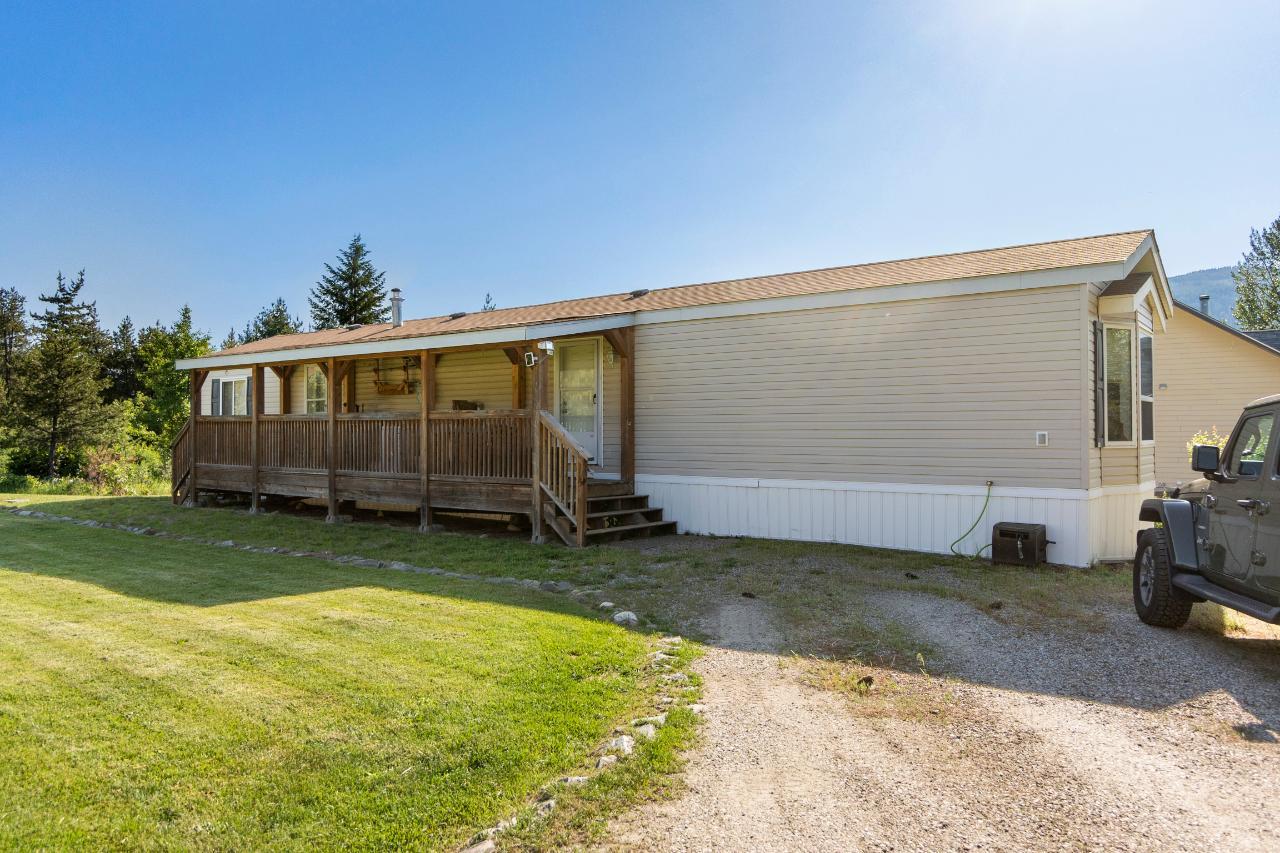 976 Waterloo Road, Castlegar, British Columbia  V1N 4M3 - Photo 3 - 2477687